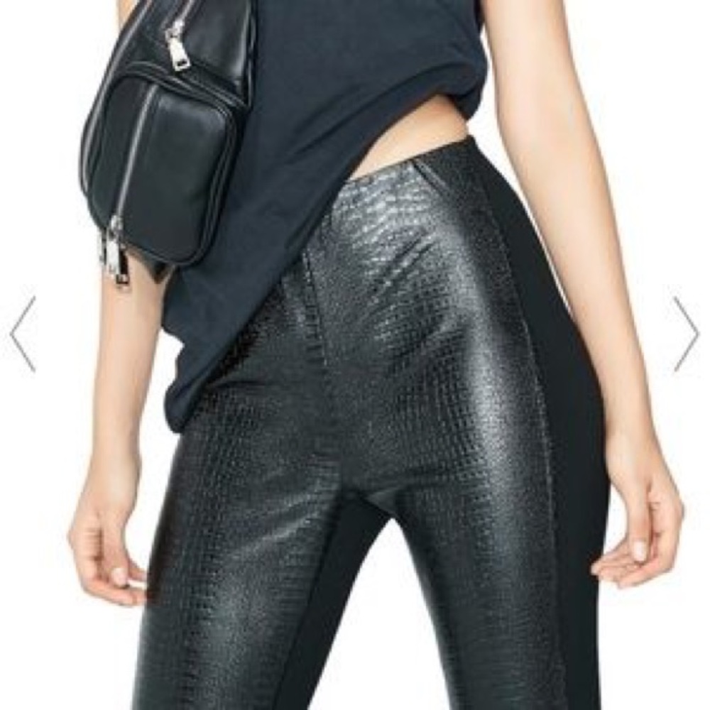 Guess Leather Front Pannel Leggings Size Small